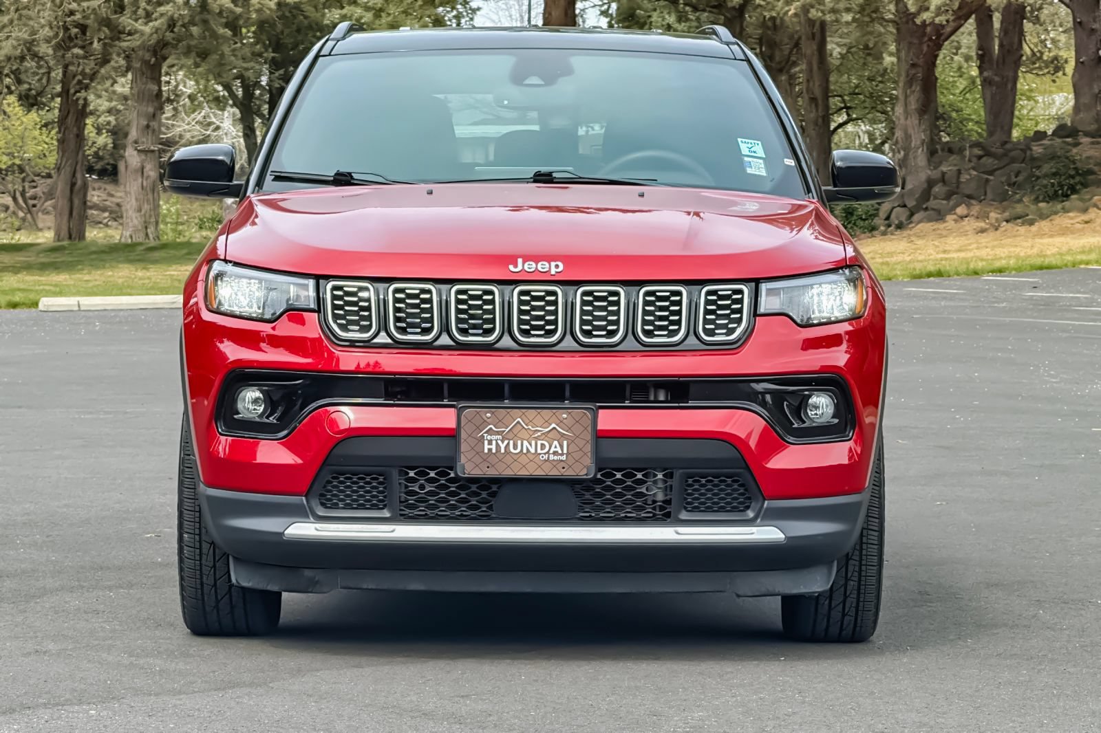 Used 2025 Jeep Compass Limited AWD/4WD image 10