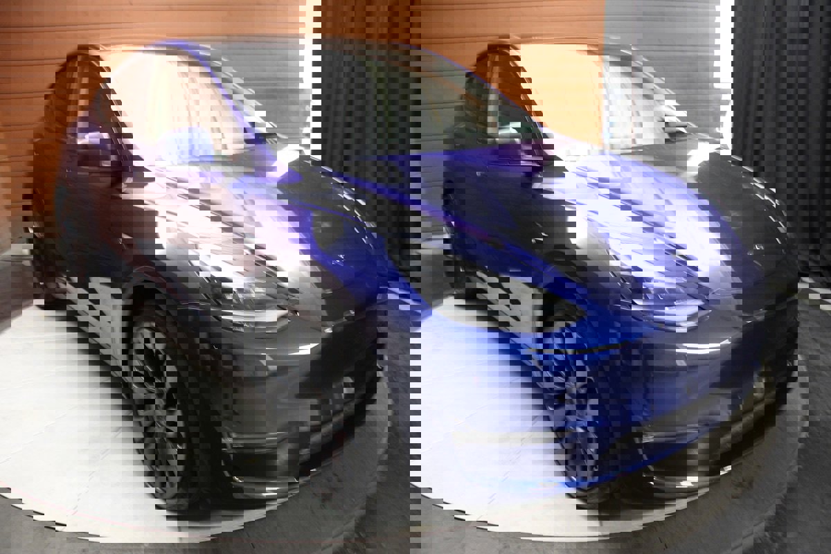 Used 2024 Tesla Model Y Performance image 14