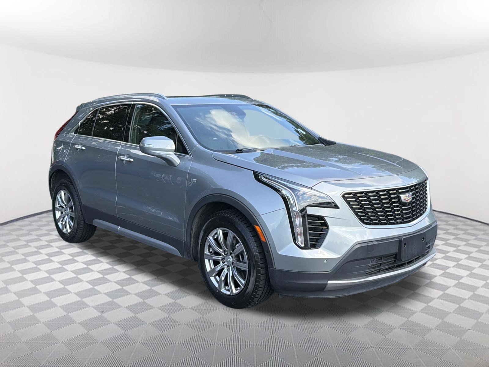 Used 2023 Cadillac XT4 Premium Luxury FWD image 3