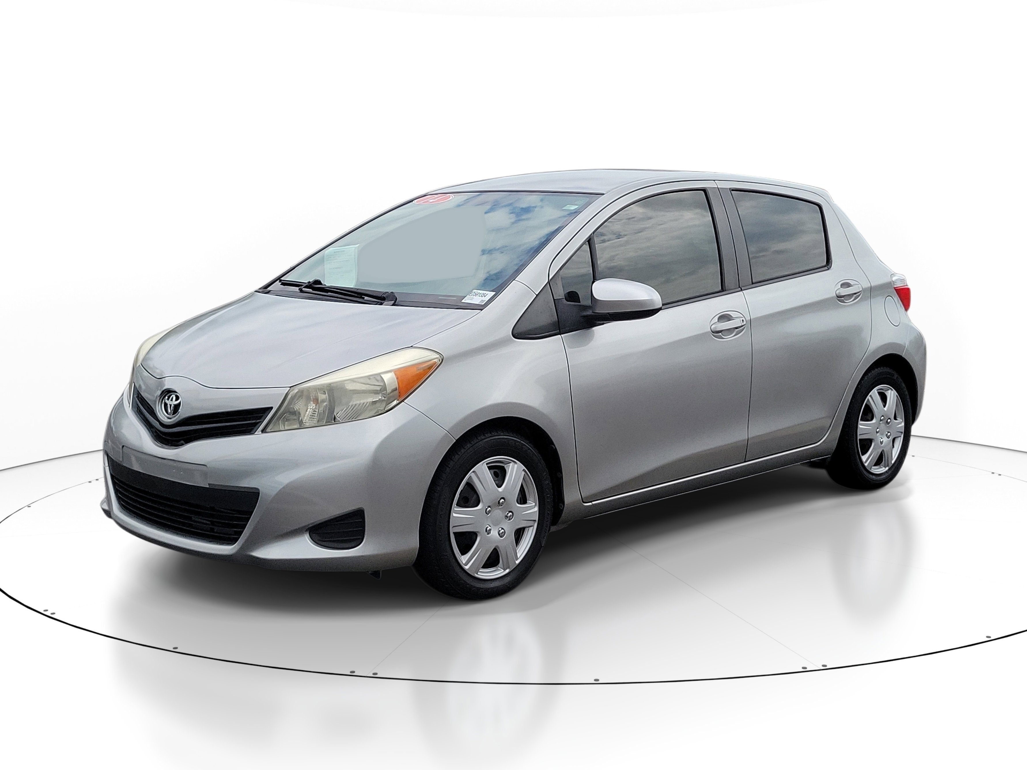Used 2014 Toyota Yaris LE FWD image 6