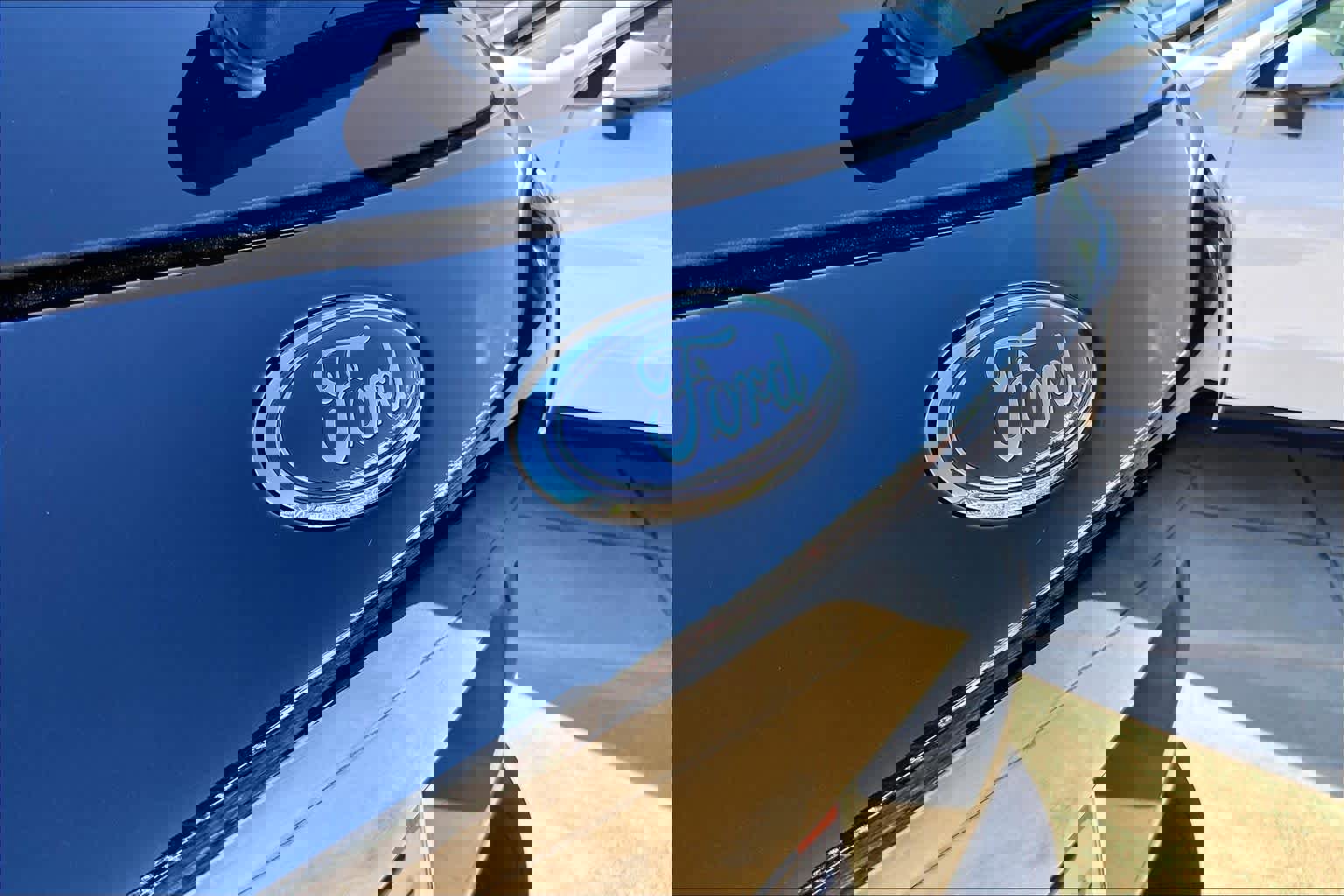 Used 2022 Ford Escape SE w/ SE Sport Appearance Package image 31