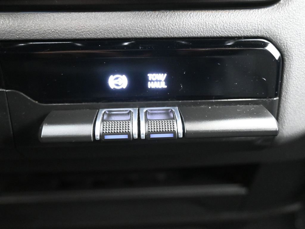 Used 2024 RAM 3500 Big Horn image 30