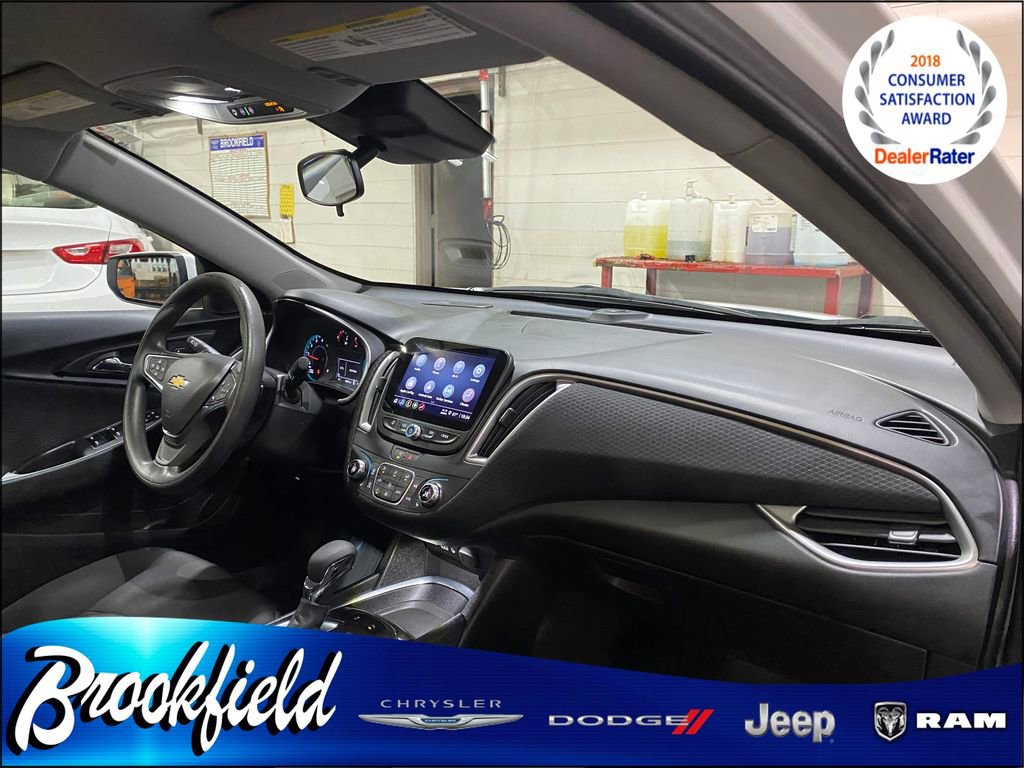 Used 2025 Chevrolet Malibu LT image 30