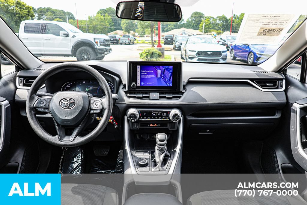 Used 2024 Toyota RAV4 LE AWD/4WD image 28