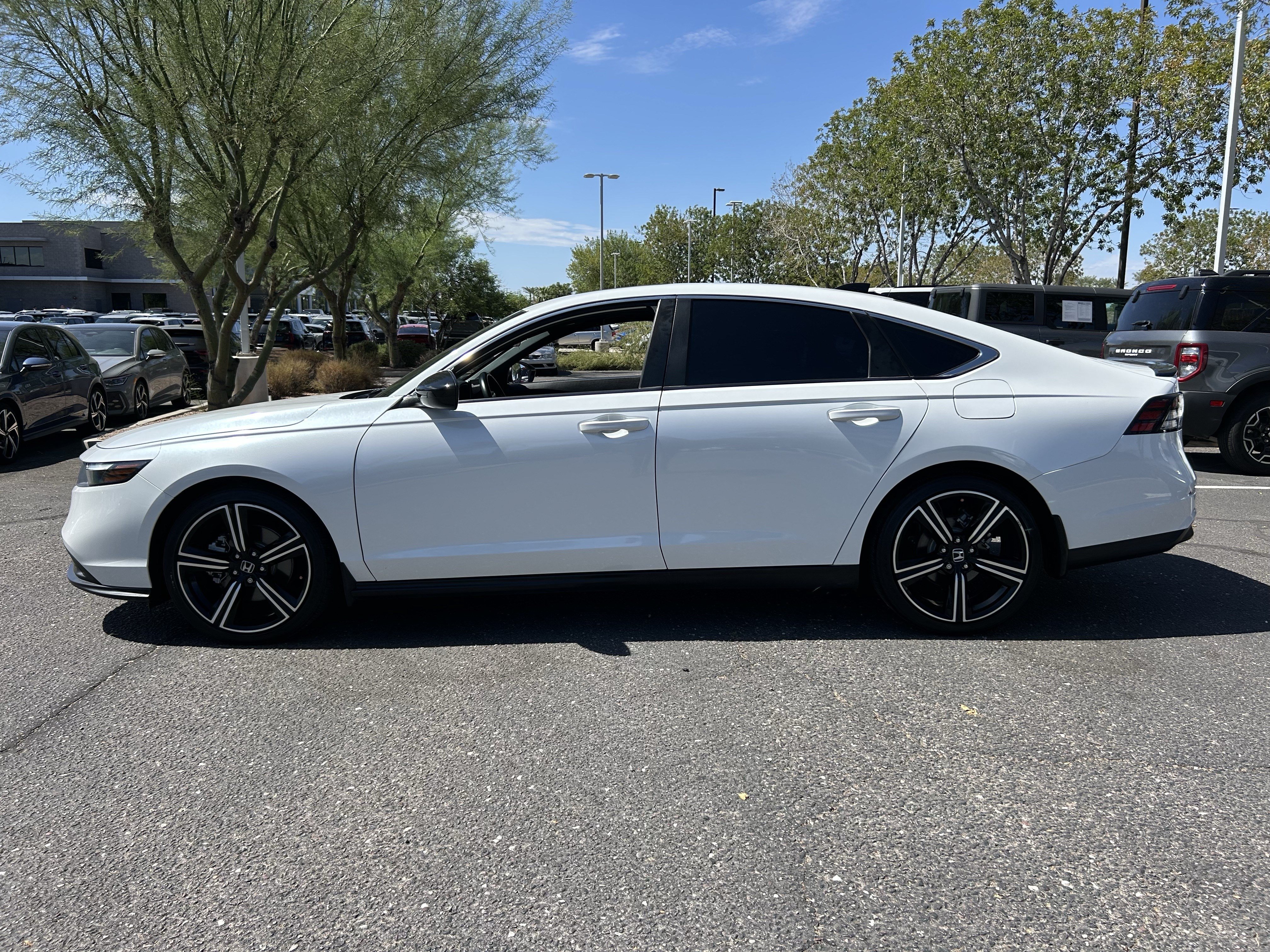 Used 2024 Honda Accord Sport image 2