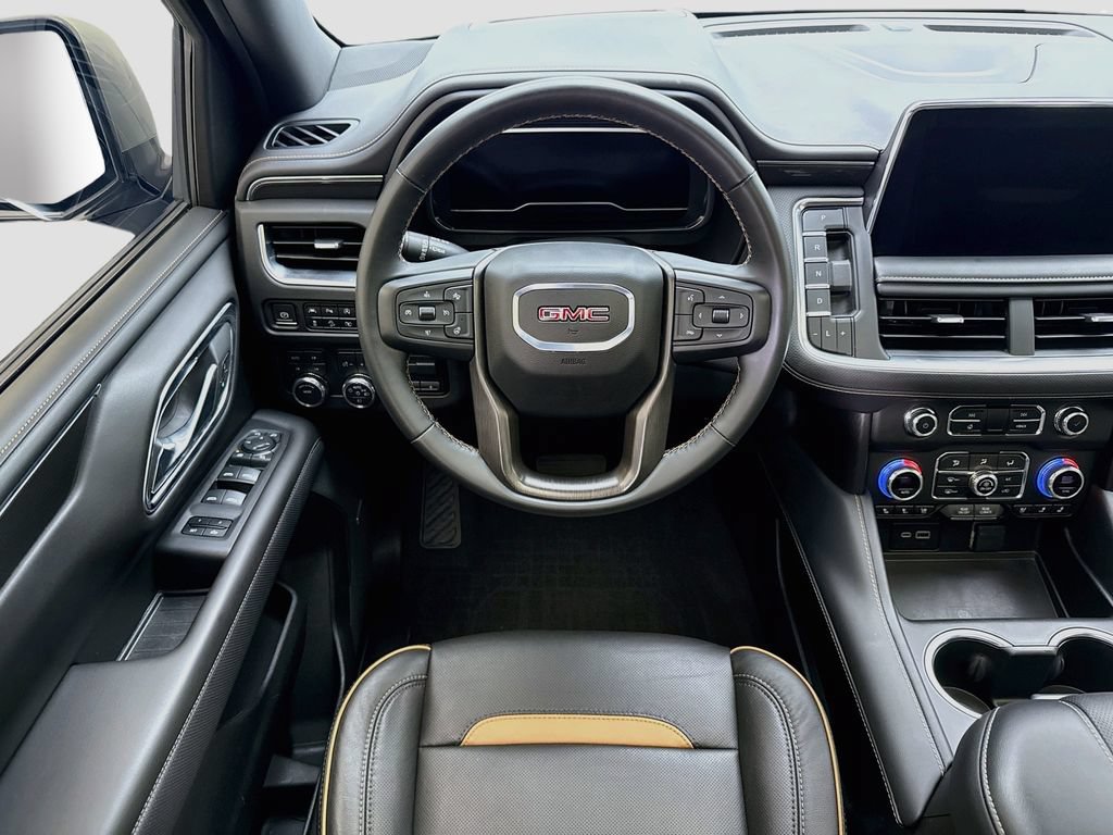 Used 2024 GMC Yukon AT4 w/ Technology Package AWD/4WD image 10