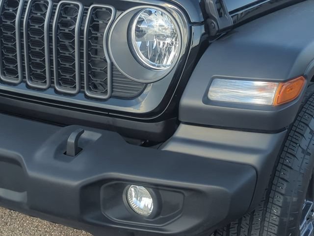 Used 2025 Jeep Wrangler Unlimited Sport AWD/4WD image 9