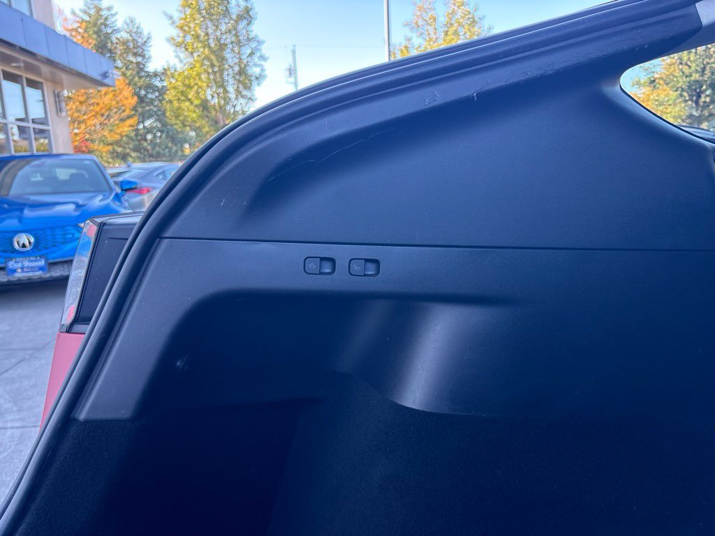 Used 2022 Tesla Model Y Long Range AWD/4WD image 28