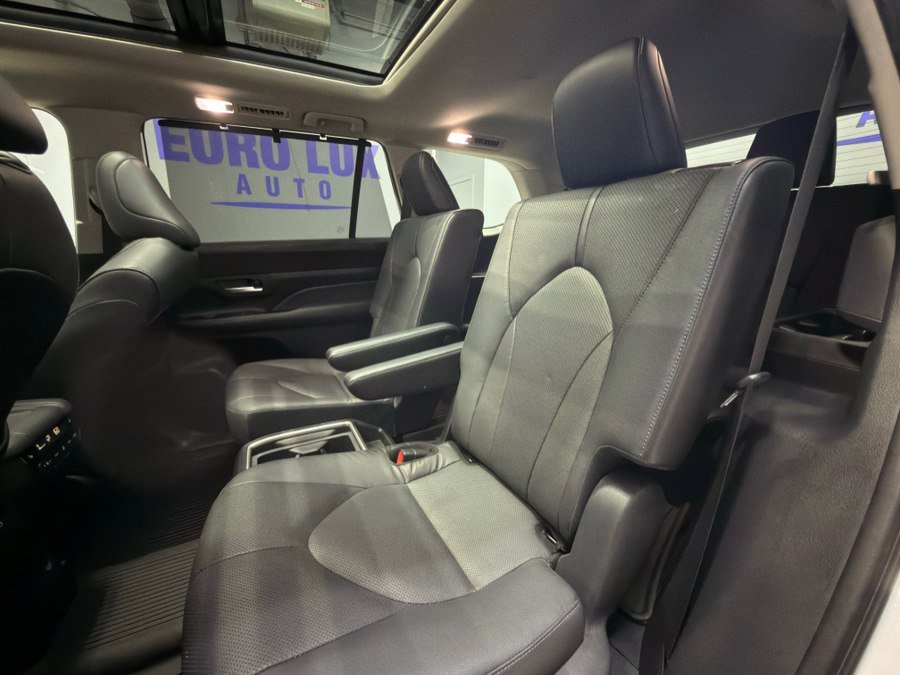Used 2024 Toyota Grand Highlander AWD image 39