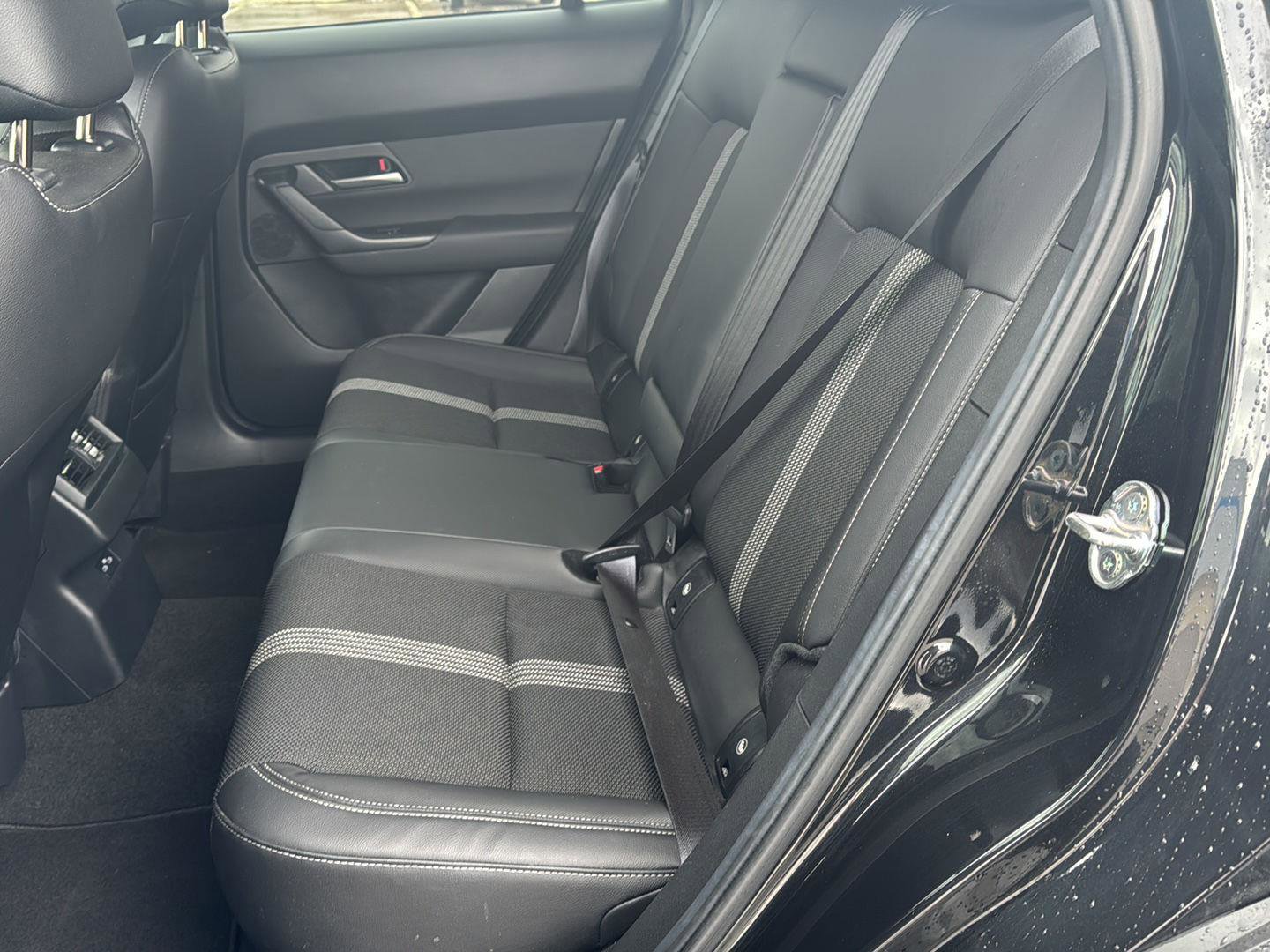 Used 2025 MAZDA CX-50 AWD 2.5 S w/ Premium Package image 12