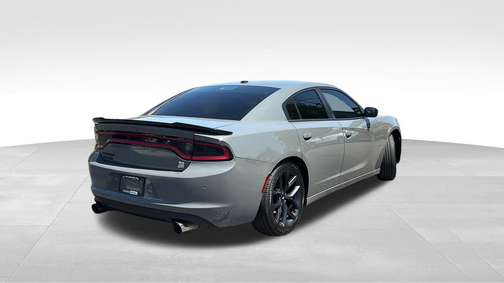 Used 2019 Dodge Charger SXT w/ Blacktop Package RWD image 7