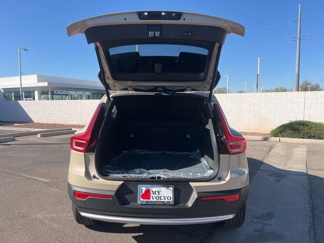New 2025 Volvo XC40 B5 Ultra w/ Climate Package image 23