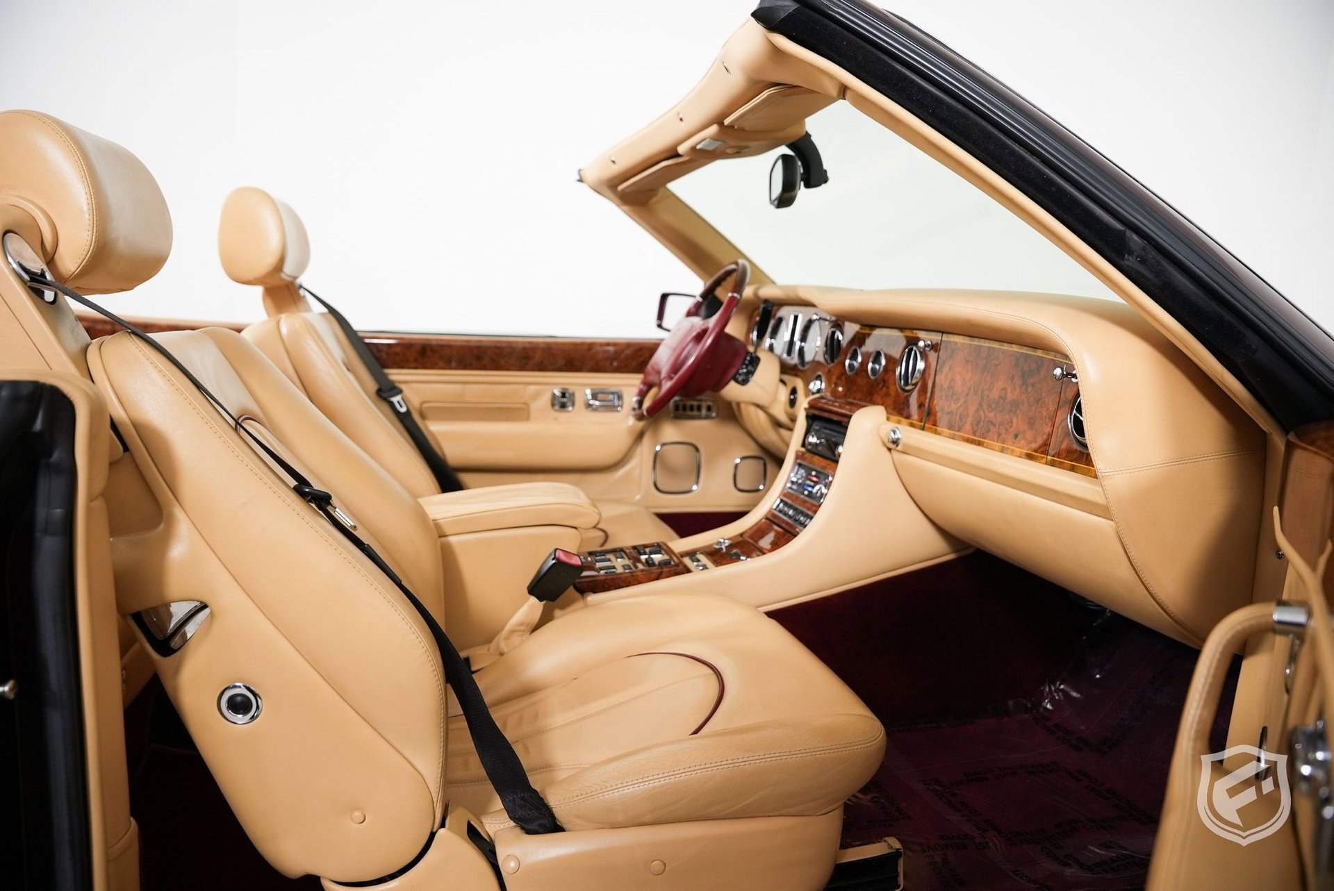 Used 2001 Rolls-Royce Corniche image 30
