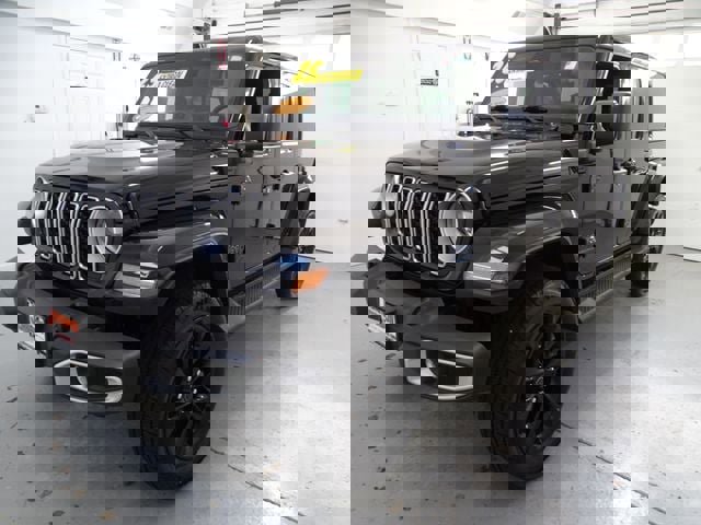 Certified 2025 Jeep Wrangler Unlimited Sahara image 16