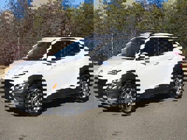 Used 2023 Hyundai Kona SEL image 1