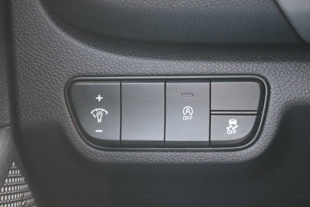 Used 2024 Kia Seltos LX AWD/4WD image 16