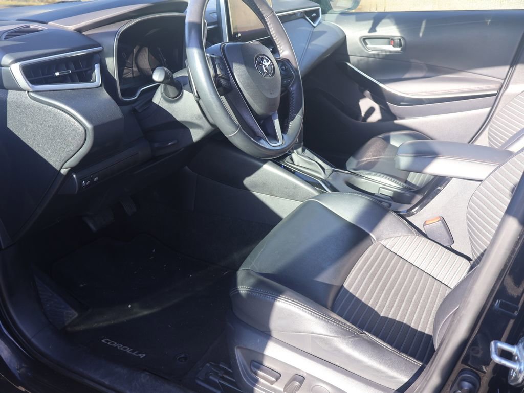 Used 2023 Toyota Corolla XSE w/ Carpet Mat Package (TMS) FWD image 4