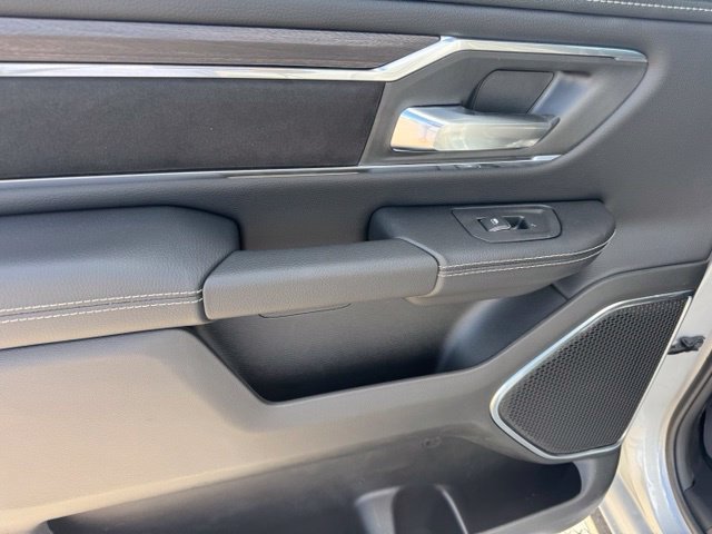 New 2026 RAM 1500 Laramie w/ Chrome Appearance Group AWD/4WD image 18