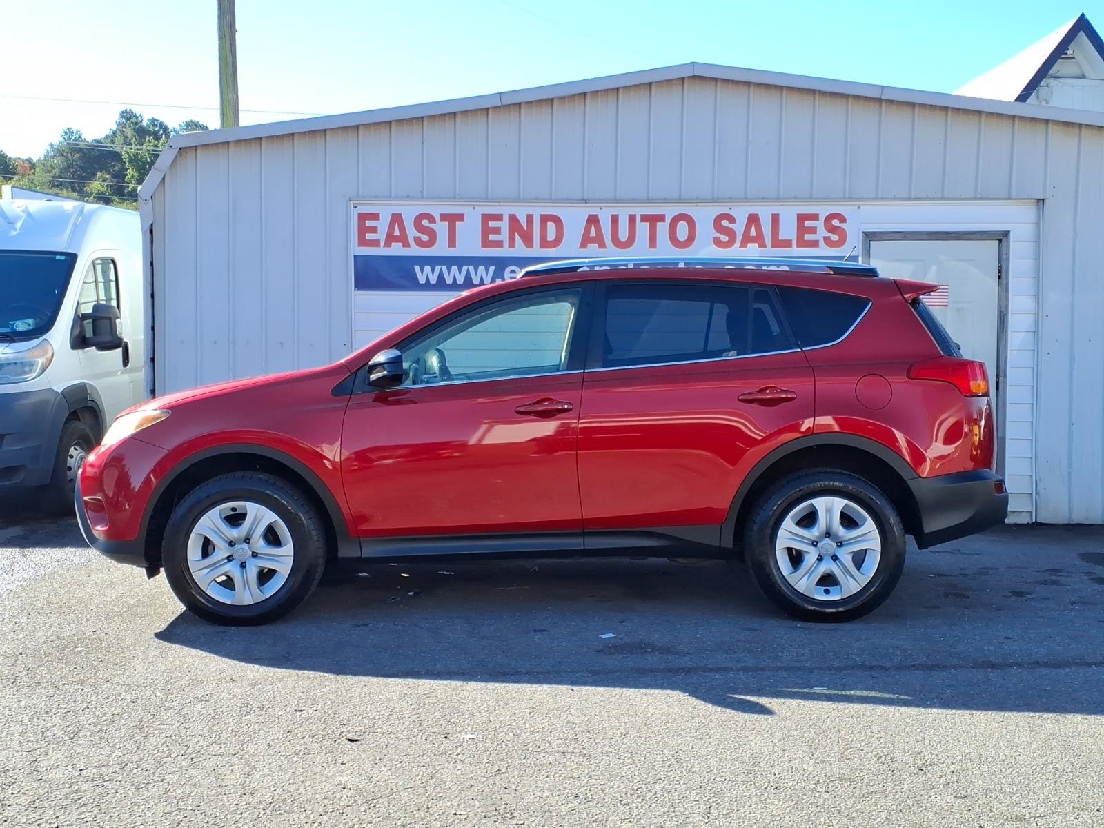 Used 2013 Toyota RAV4 LE AWD/4WD image 2