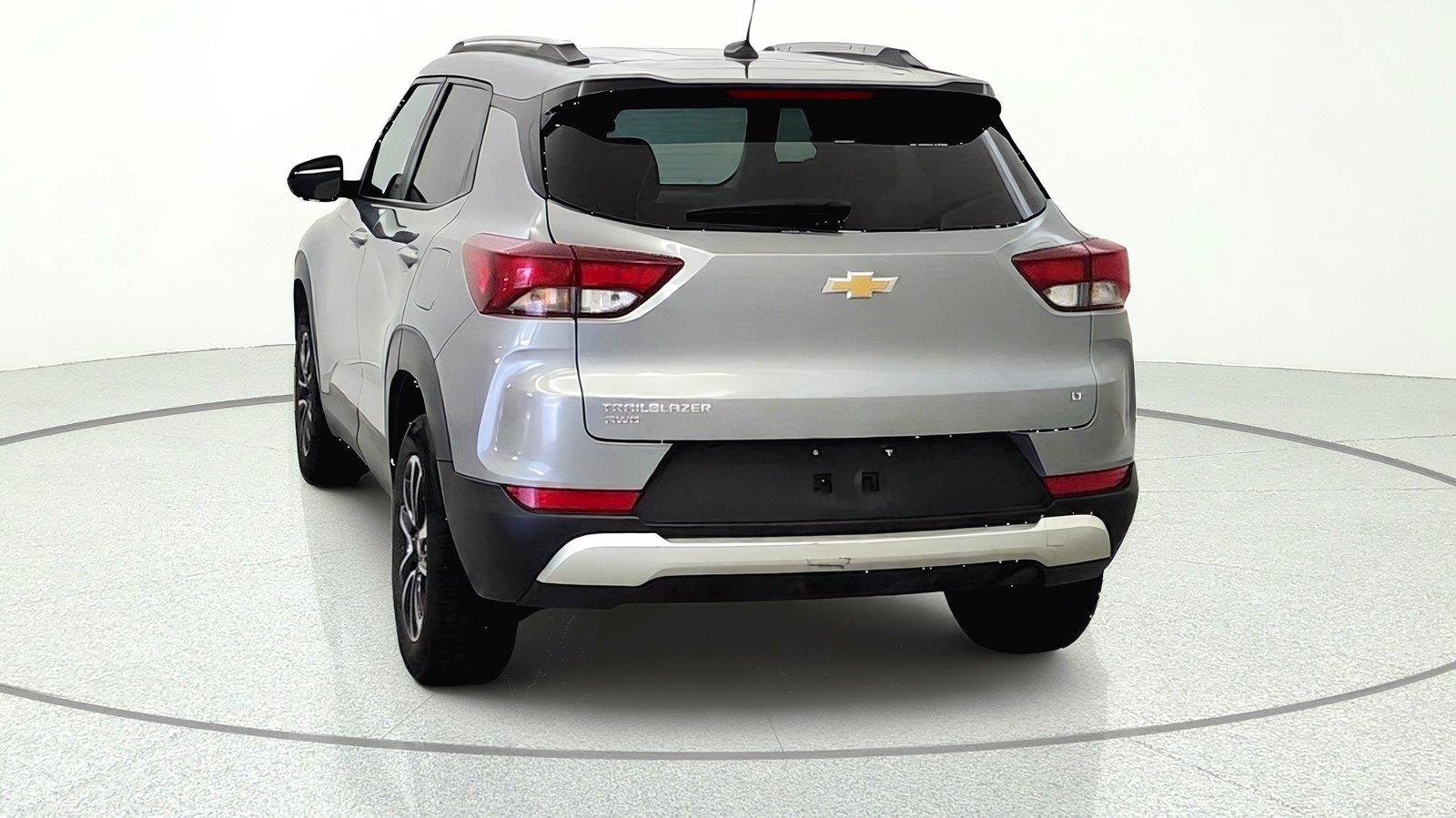 Used 2025 Chevrolet TrailBlazer LT AWD/4WD image 7