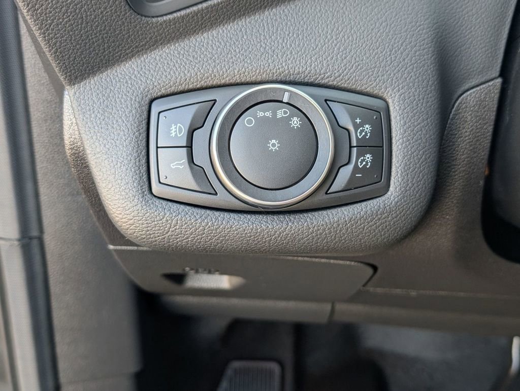 Used 2017 Ford Escape SE image 36