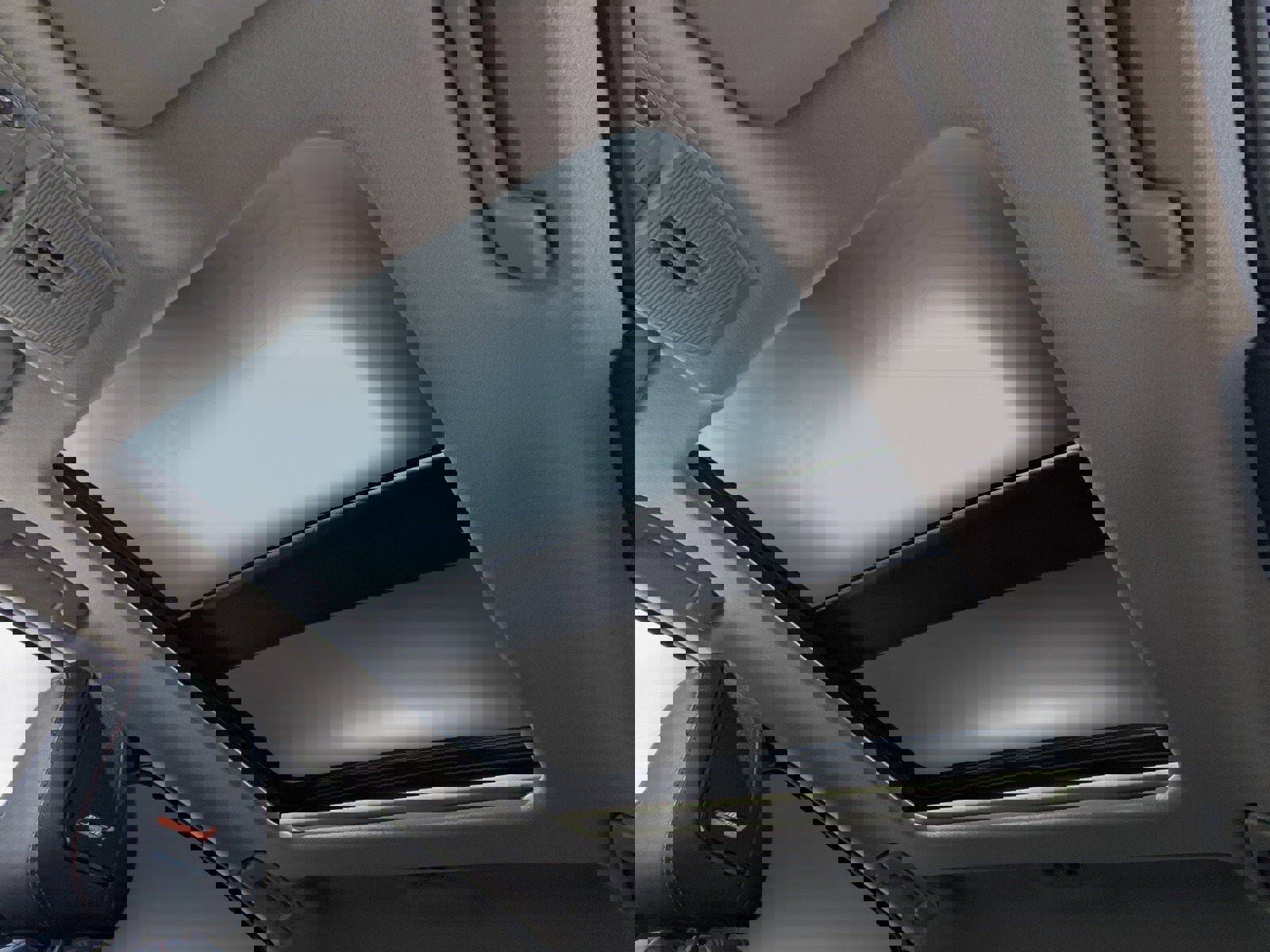 New 2026 Nissan Kicks SR image 9