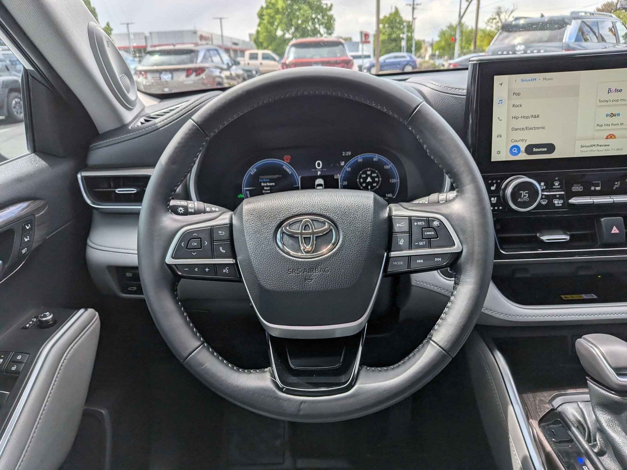 Used 2023 Toyota Highlander Limited AWD/4WD image 18