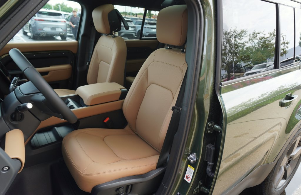 New 2026 Land Rover Defender 110 S AWD/4WD image 13