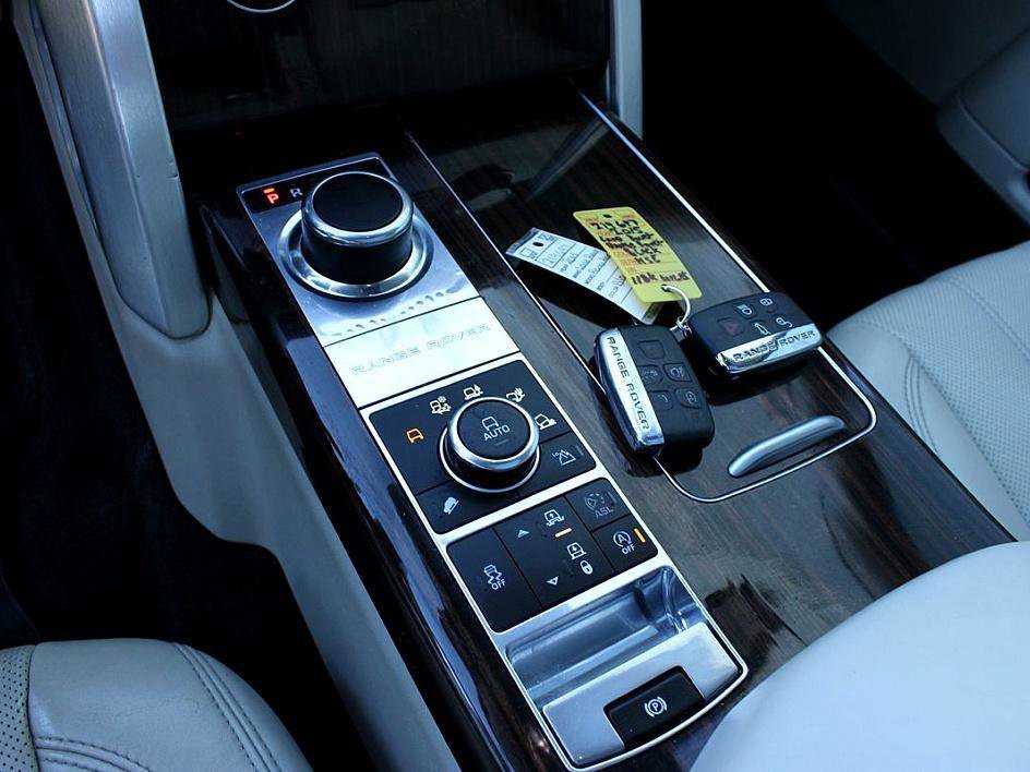 Used 2015 Land Rover Range Rover Supercharged image 10