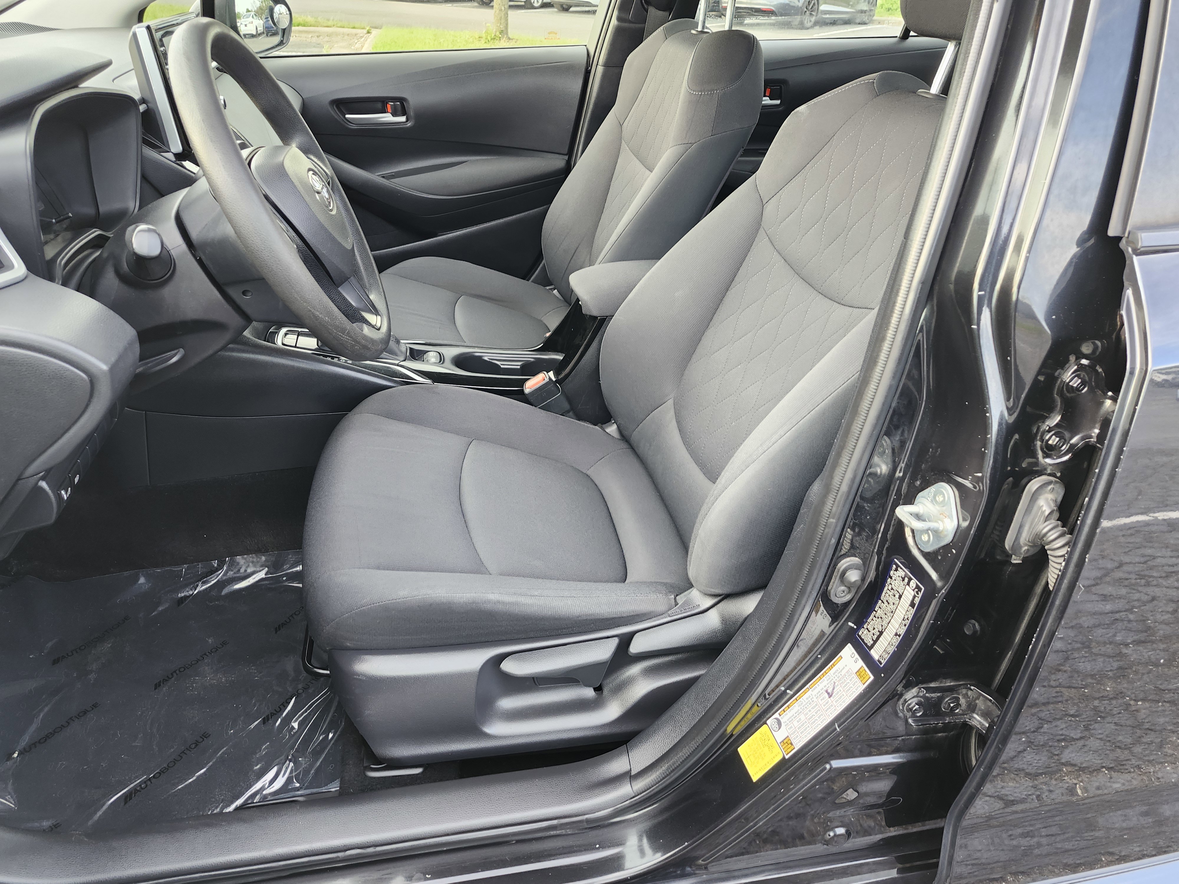 Used 2020 Toyota Corolla LE FWD image 20