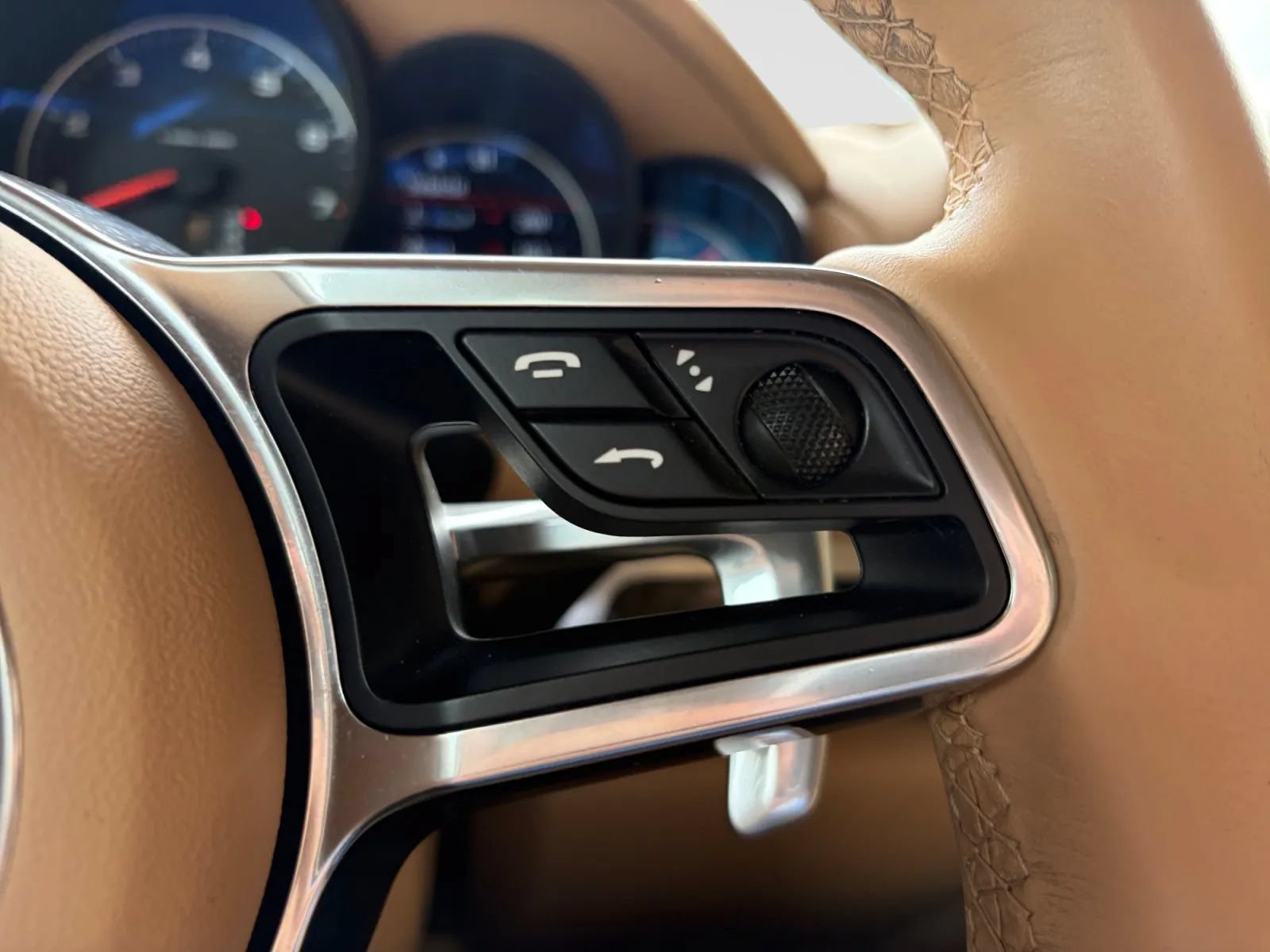 Used 2016 Porsche Cayenne AWD/4WD image 30