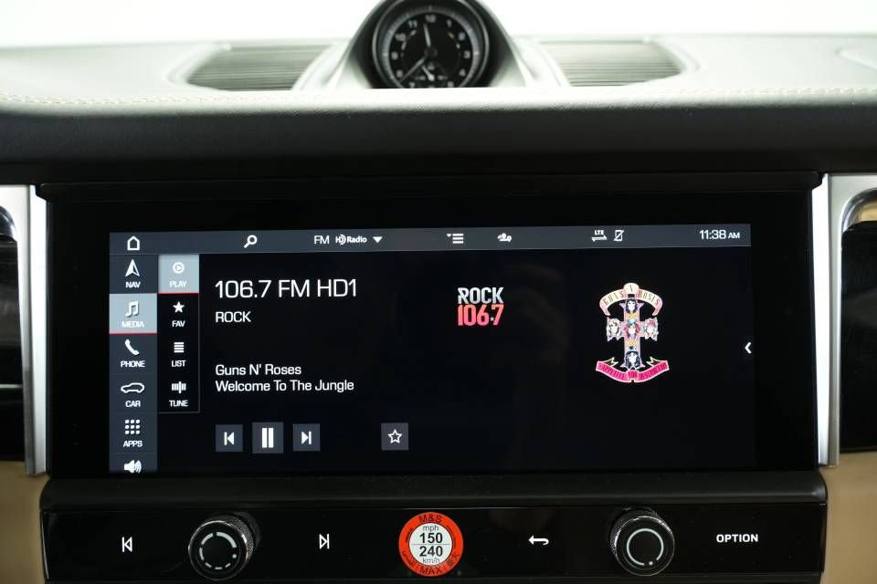 Certified 2022 Porsche Macan image 18