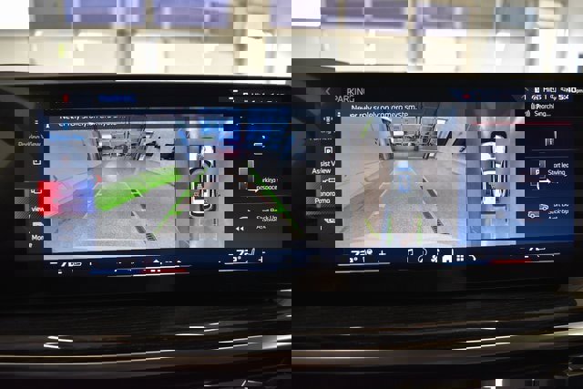 New 2026 BMW X5 M60i w/ Climate Comfort Package image 30