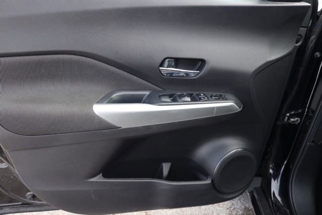 Used 2019 Nissan Kicks SV image 18