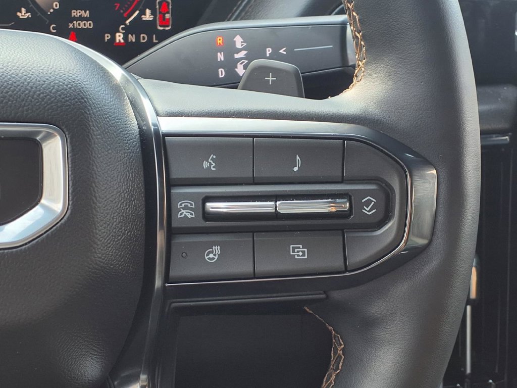 Used 2026 GMC Yukon AT4 w/ AT4 Premium Plus Package AWD/4WD image 15