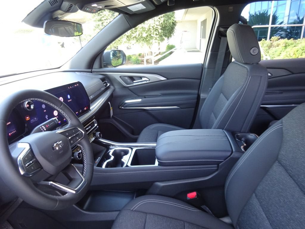 New 2026 Chevrolet Traverse LT w/ Midnight/Sport Edition FWD image 12