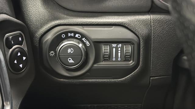 Used 2021 Jeep Gladiator Mojave w/ Trailer Tow Package AWD/4WD image 30
