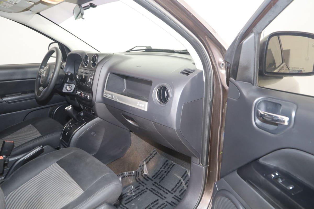 Used 2014 Jeep Compass Sport w/ Power Value Group FWD image 27