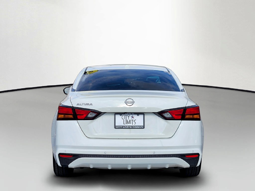 Used 2025 Nissan Altima 2.5 SV FWD image 6
