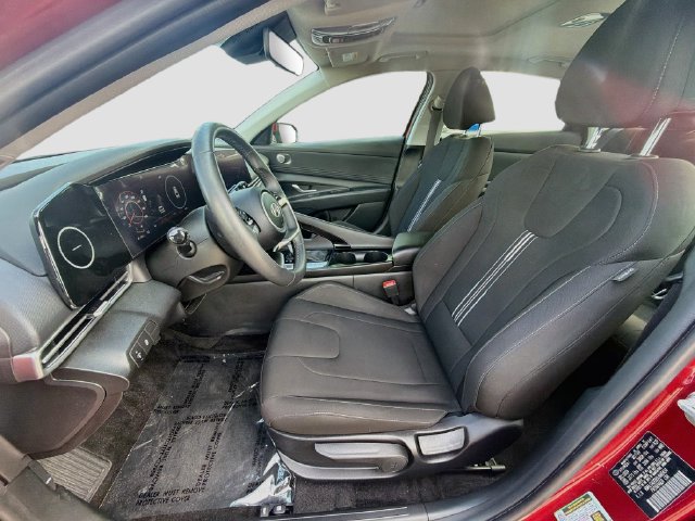 Certified 2025 Hyundai Elantra SEL FWD image 23