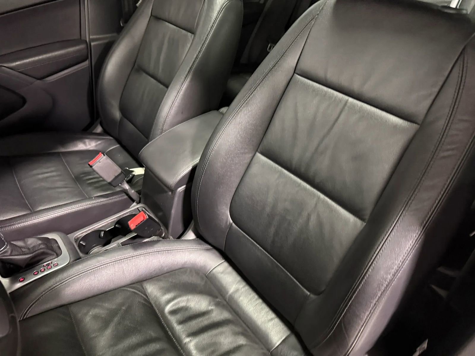 Used 2017 Volkswagen Tiguan SEL FWD image 12