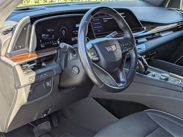 Used 2023 Cadillac Escalade Premium Luxury image 9