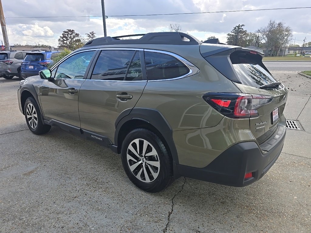 Certified 2025 Subaru Outback Premium image 4