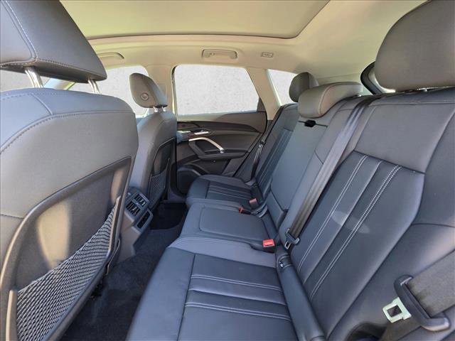New 2025 Audi Q5 Premium image 17
