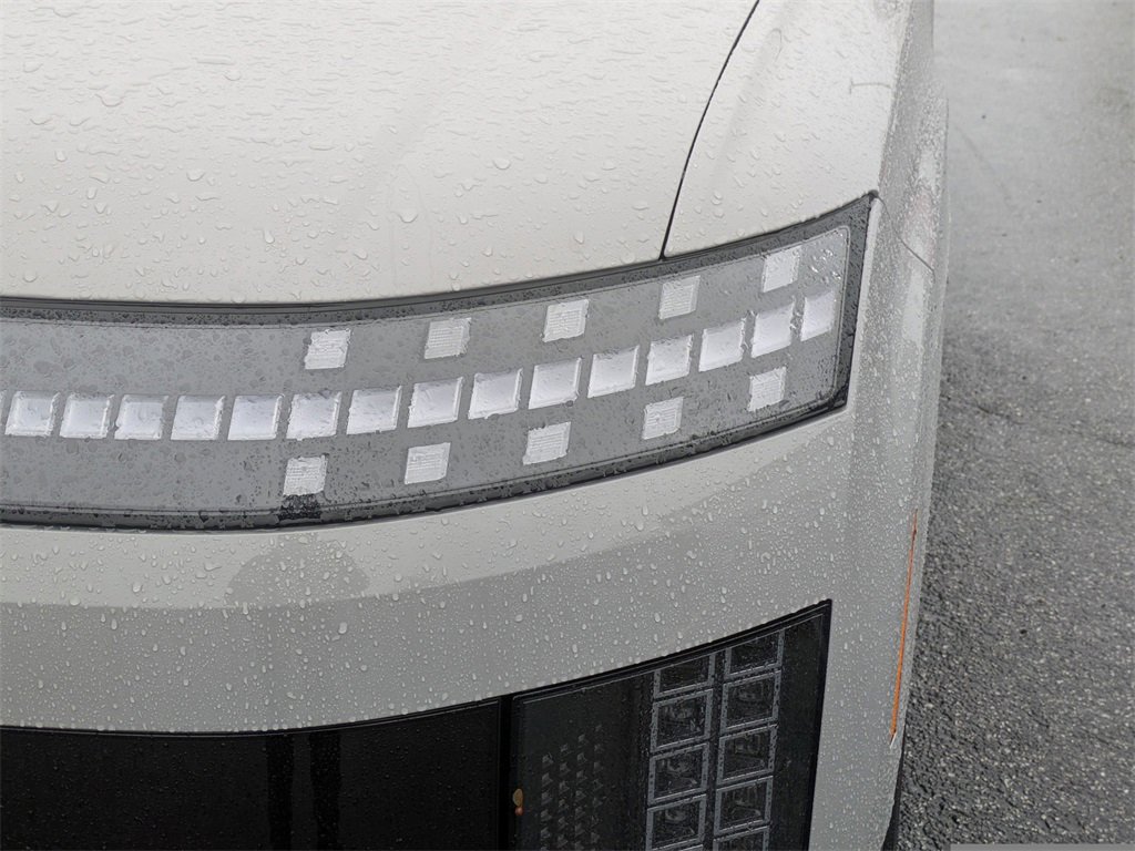 Certified 2026 Hyundai Ioniq 9 Calligraphy image 11