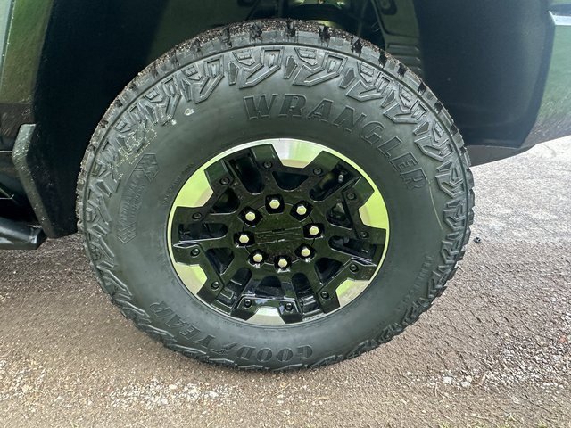 New 2024 GMC Hummer EV 2X w/ Extreme Off-Road Package image 10