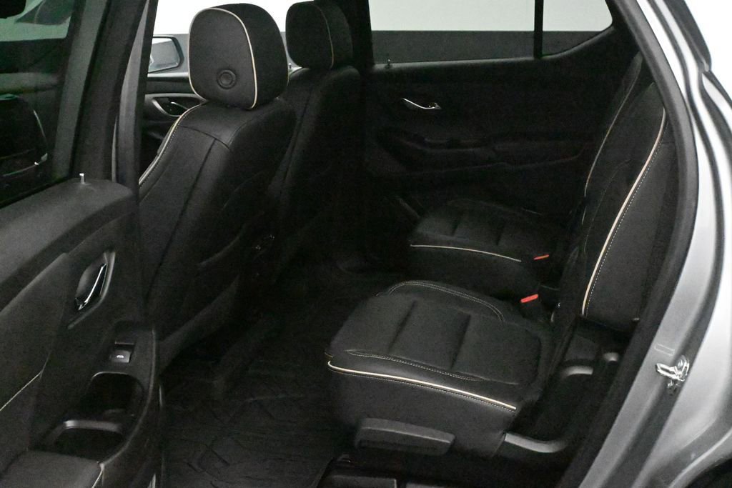 Used 2023 Chevrolet Traverse Premier w/ Redline Edition AWD/4WD image 13