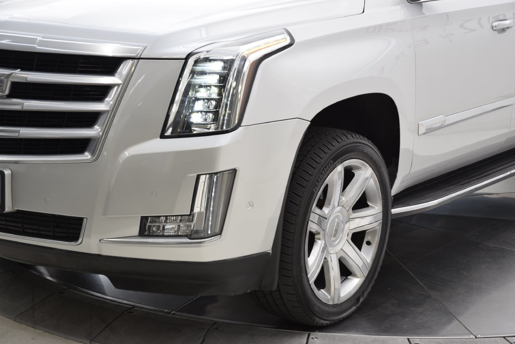Used 2018 Cadillac Escalade ESV Luxury RWD image 11