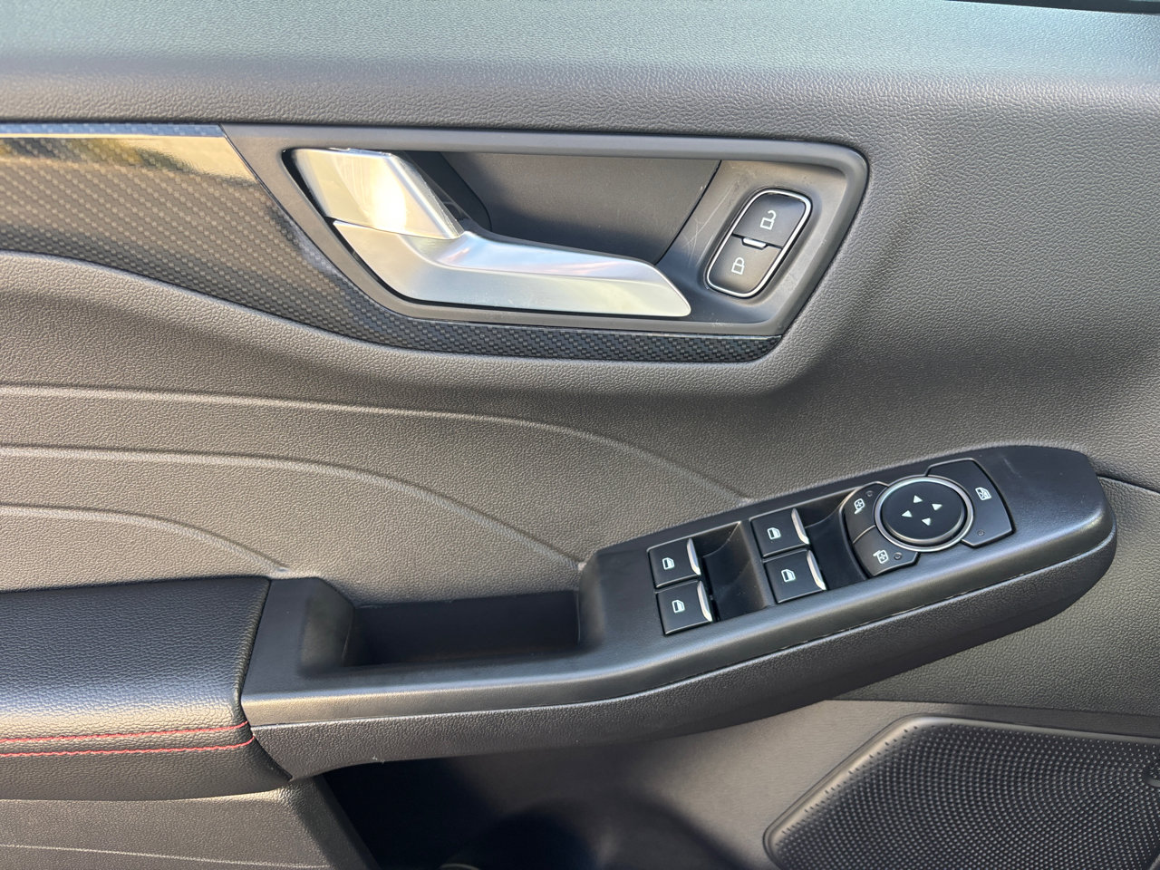 New 2026 Ford Escape ST-Line w/ Tech Pack #1 image 9