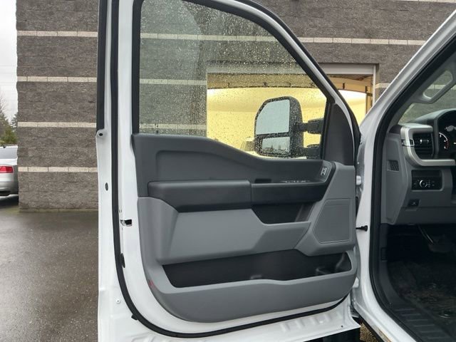New 2026 Ford F550 4x4 Crew Cab image 15
